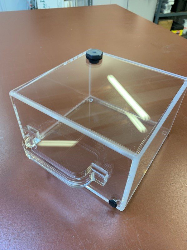 Boîtier de protection transparent sur mesure en PMMA
