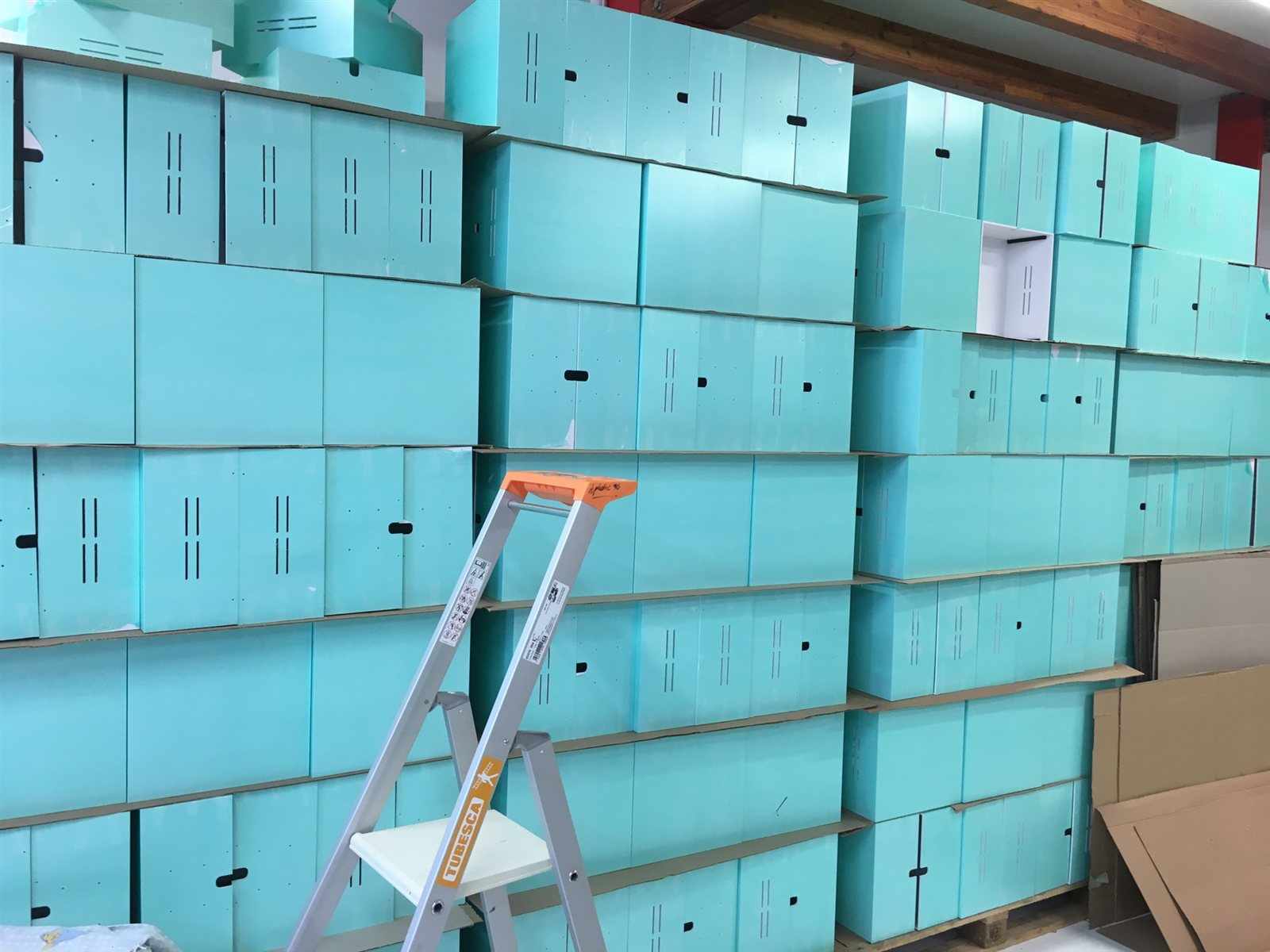 Vitrines & présentoirs plastique sur mesure 4 Boîtiers et capots de protection en plastique sur mesure