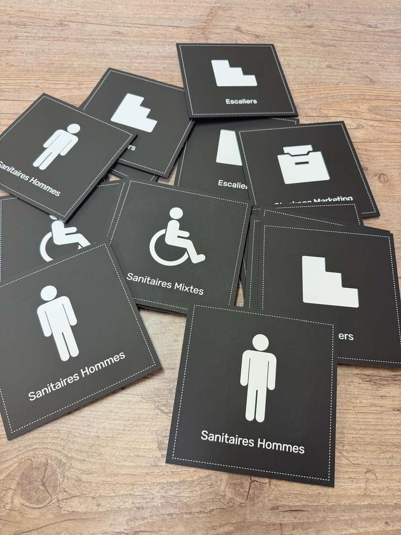 Pictogrammes signalétique PMR et toilettes en Plexiglas®